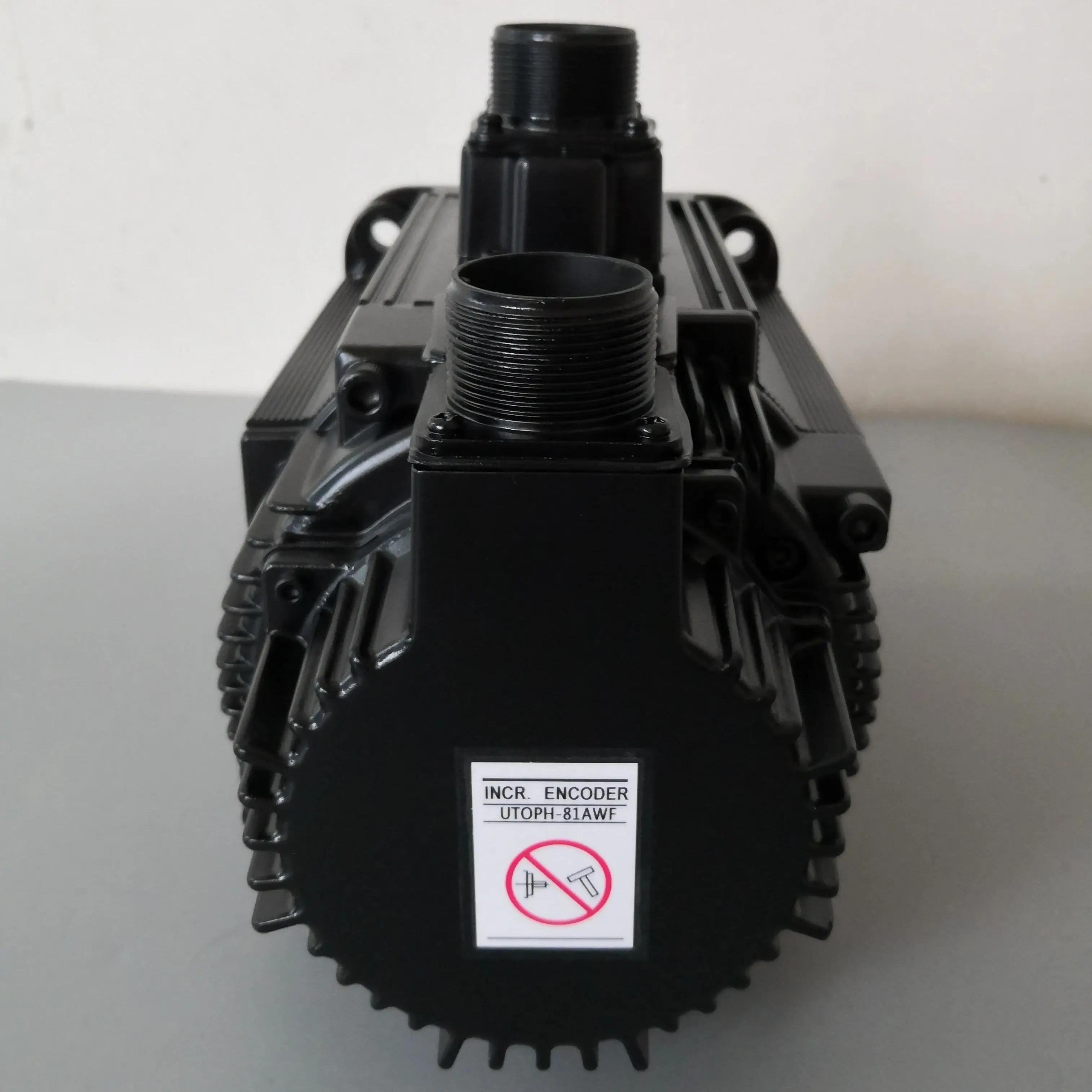 

Brand new SGMG-13A2ABC Servo motor，Fast shipping，In Stock，SGMG 13A2ABC