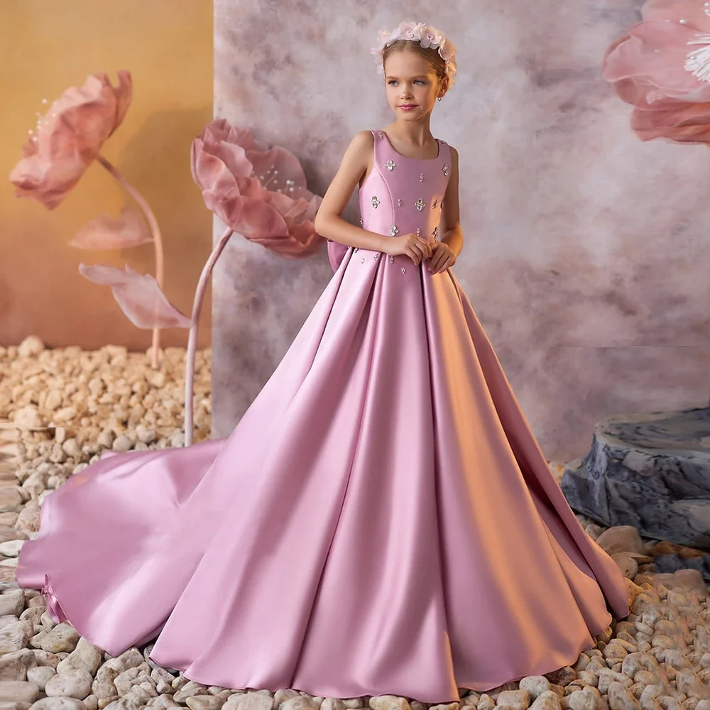 

Elegant Flower Girl Dress Customized Square Neck Sleeveless Bow Crystal A Line Satin First Communion Gown Birthday Dresses