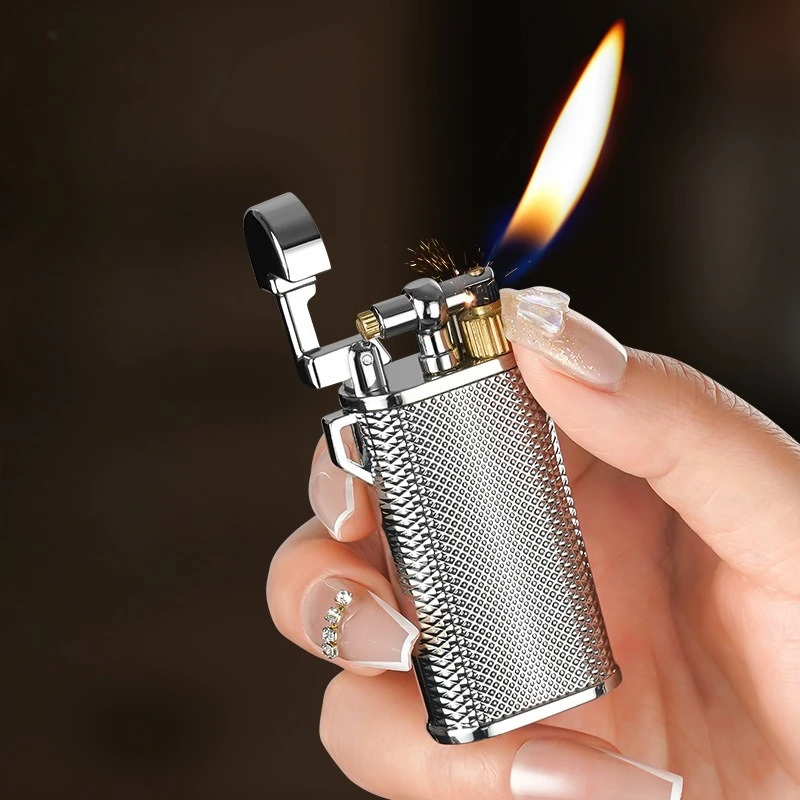 New Retro Relief Grinding Wheel Inflatable Lighter Metal Butane Gas Open Flame Lighter Cigarette Accessories High-end Small Gift