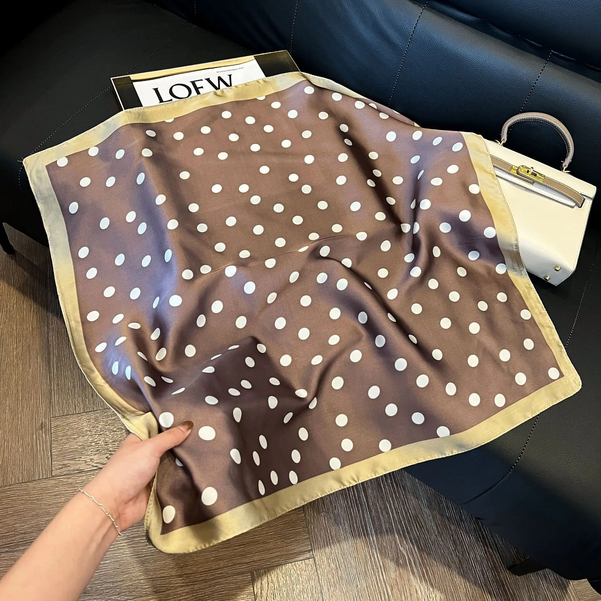 70 cm gepunkteter Schal für Damen, Frühling und Sommer, dünner Twill-Schal aus Seidenimitat für modischen und vielseitigen Turban-Schal – Detail 14