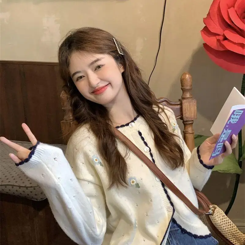 2025 جديد الحلو ثلاثي الأبعاد هوك زهرة الجوف سترة سترة سترة المرأة الربيع فضفاضة قصيرة محبوك الأرز #2