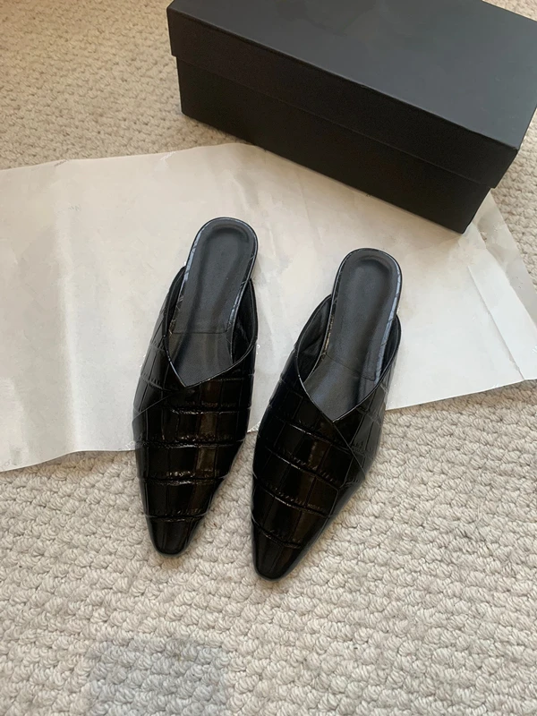 Withered Slippers Women 2024 Spring Summer Fashion French Vintage Genuine Leather Pointed Alligator Pattern Muller Flat Shoes