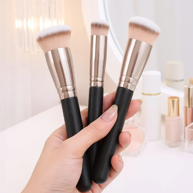 Juego de brochas correctoras de base impecable para mezclar colorete y maquillaje debajo de los ojos con brochas faciales suaves y densas
