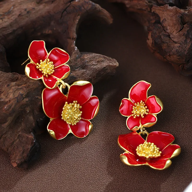 Retro Flower Necklace Temperament Three-dimensional Small Flower Red and White Earrings Necklace Set