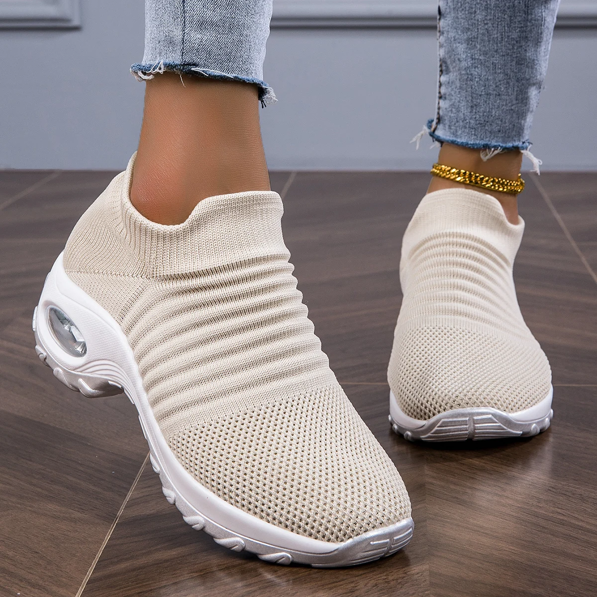 Ladies Low Top Outdoor Thick Sole Increased Lightweight Breathable Socks Shoes Walking Shoes Casual Shoes