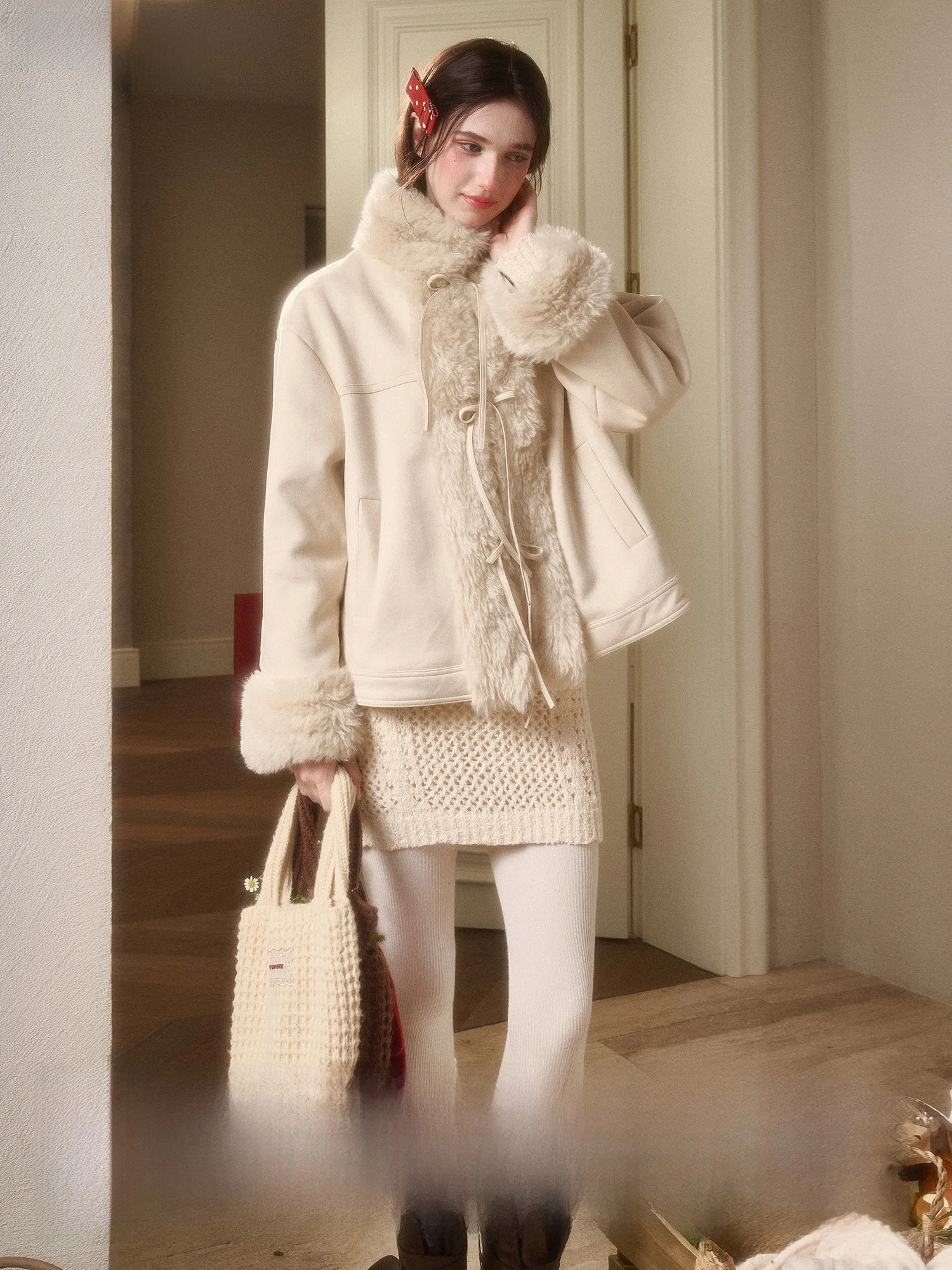 

Galaxy Eternal 'Travel Plan' Fluffy Warm Retro Ele Comfortable Stand Collar Fur And Leather Inteated Outerwear for Women