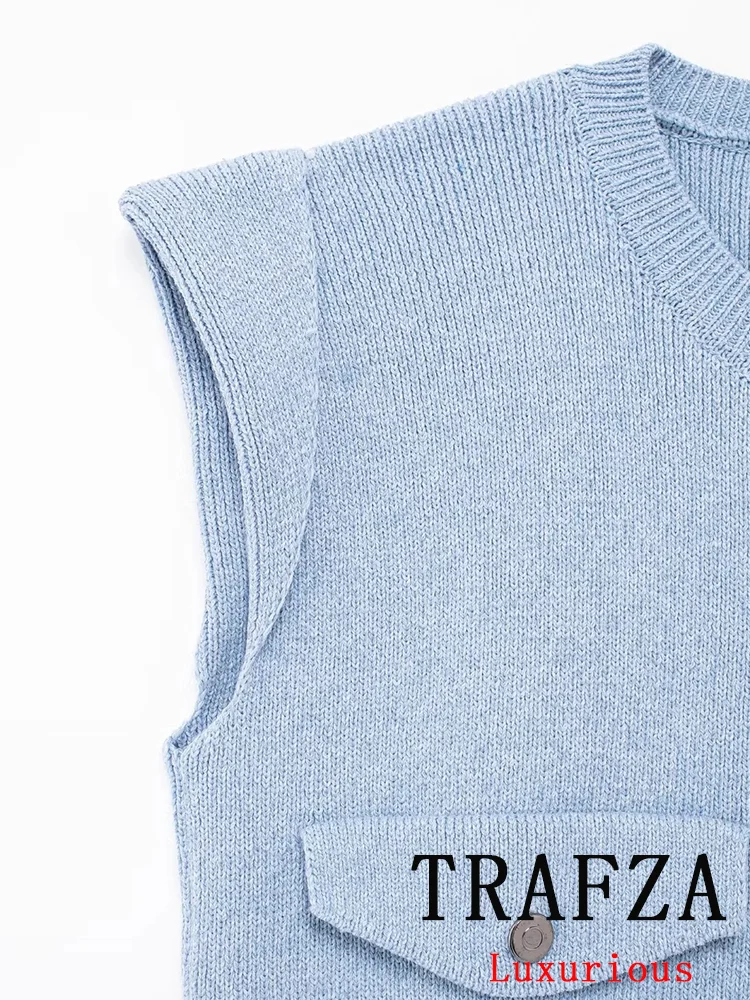 TRAFZA Vintage Chic Women Vest Solid O-Neck Single Breasted Sleeveless Knitted Sweaters New Fashion 2024 Autumn Female Tops