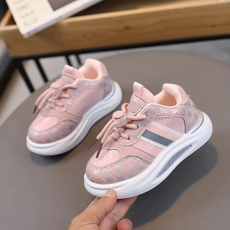 Nuove scarpe Casual per bambini scarpe da ginnastica di moda per ragazzi e ragazze scarpe sportive da corsa per bambini leggere e antiscivolo