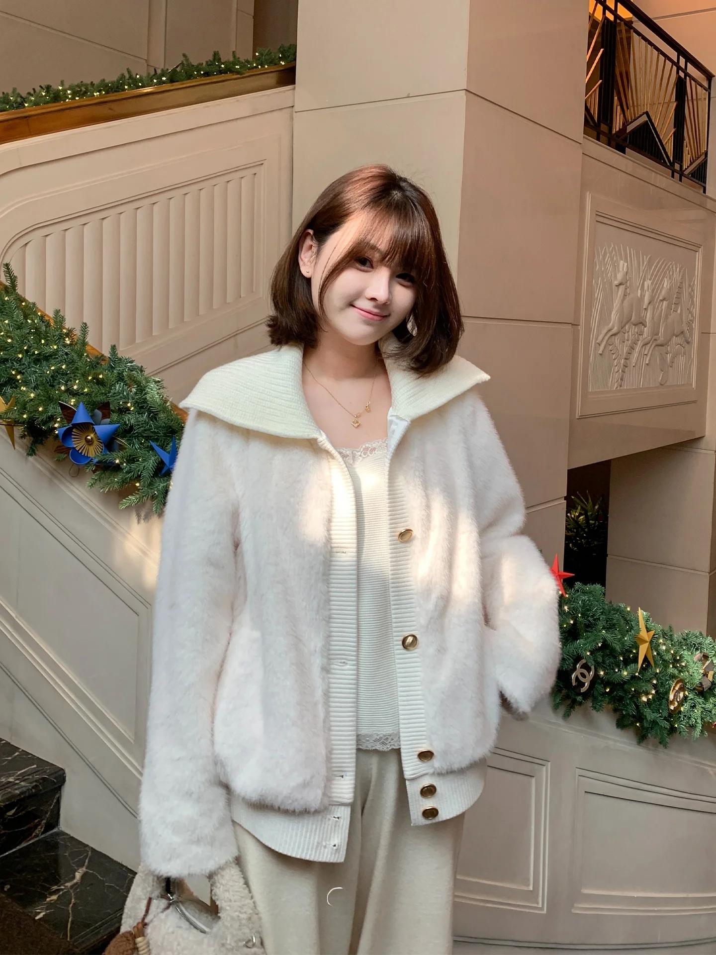 

Новинка: Зимнее утепленное длинное повседневное пальто Maixi для полных женщин, вязаное, с меховым воротником, на пуговицах