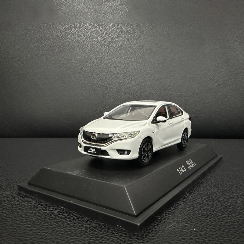 

1:43 Scale Dongfeng GREIZ Diecast Alloy Car Model Collection Souvenir Display Ornaments Vehicle Toy