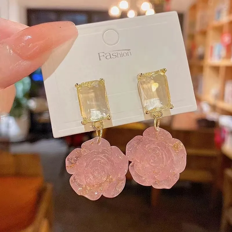 Fashion Elegant Temperament Crystal Pink Flower Pendant Earrings For Women Design Creative Sweet Acrylic Petal Earrings Jewelry