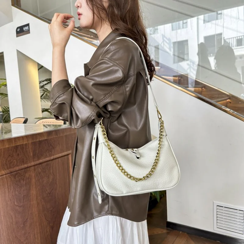 

Trendy Design Letter Logo Crossbody Bag With Solid Color Large Capacity For Commuter Women Fashion