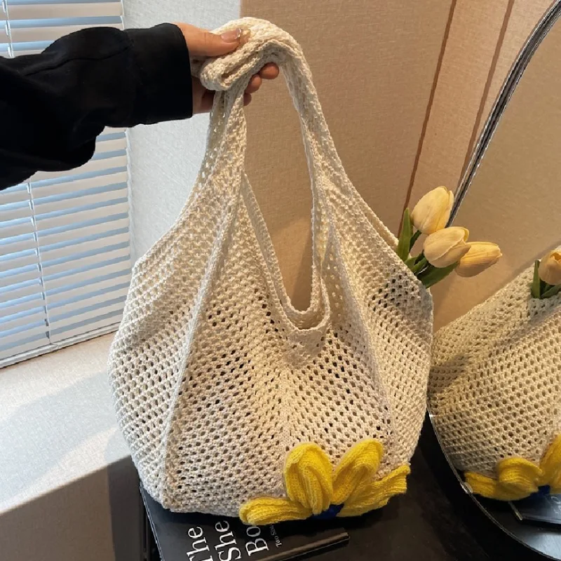 

Hollow Out Flowers Shoulder Bags Spring Hot Style Solid Women's Bags on Sale 2025 New Large Capacity Commute Versatile Tote Bags