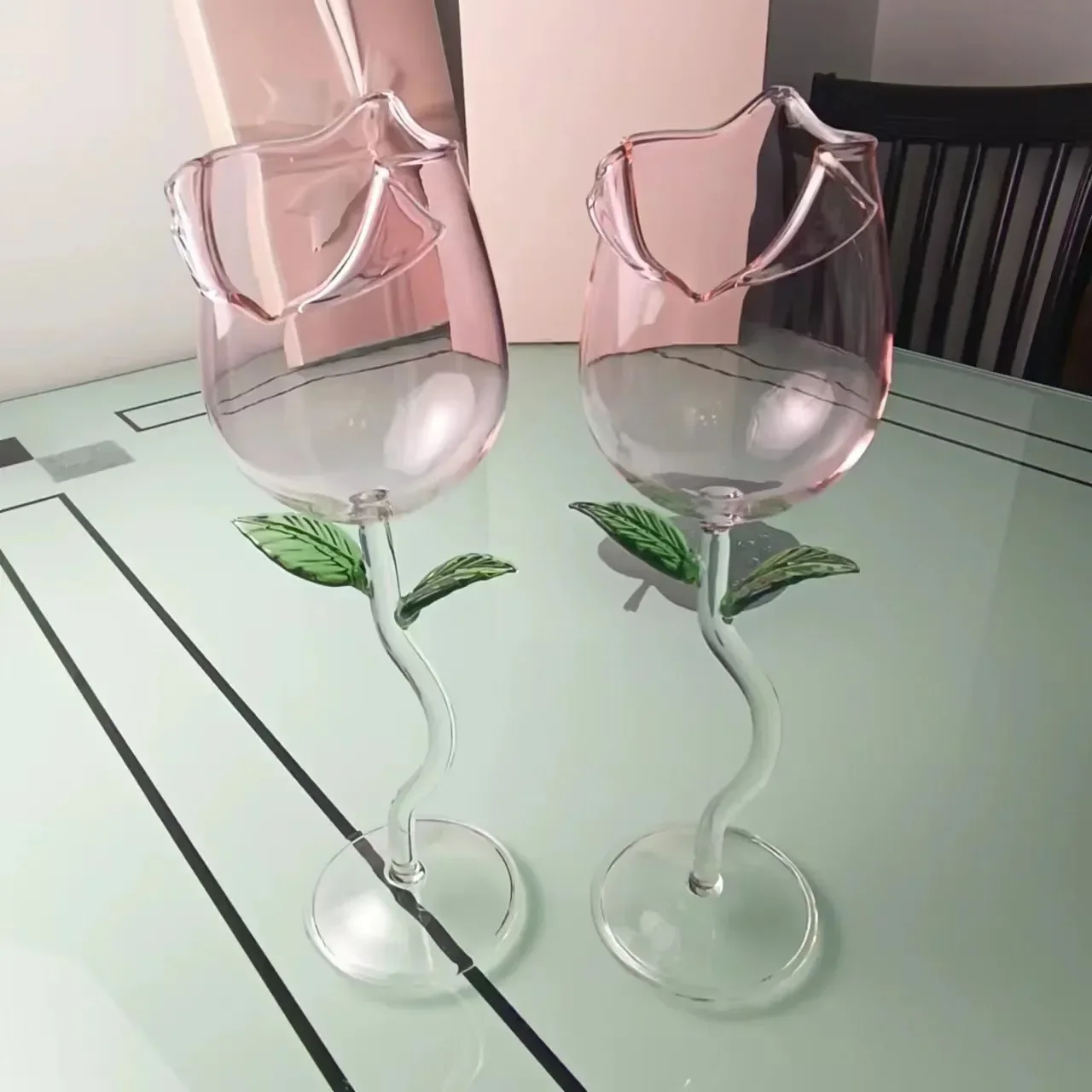 

1Pcs Creative Pink Rose Cocktail Glass Martini Goblet Nverted Cone Shaped Wedding Birthday Party Crystal Champagne