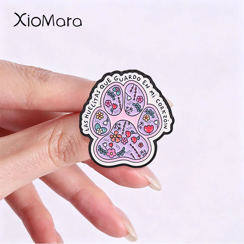 Cute Floral Cat Paw Badge Spanish Text Pet Paw Enamel Pins Fashion Lapel Metal Brooches Backpack Clothes Jewelry Gift for Friend