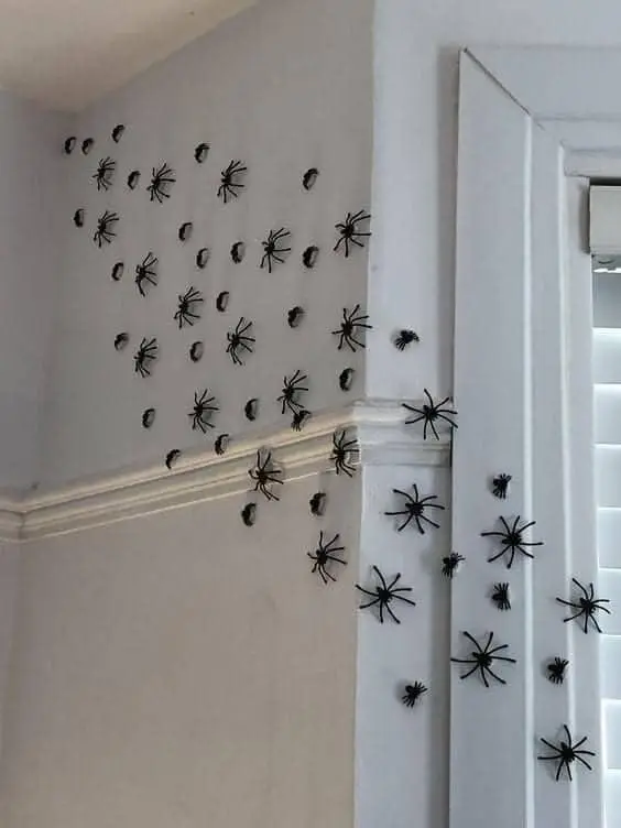 70Pcs 3D Plastic Spider Stickers Halloween Decor 4 Sizes Indoor Outdoor Wall Window Décor, Customized