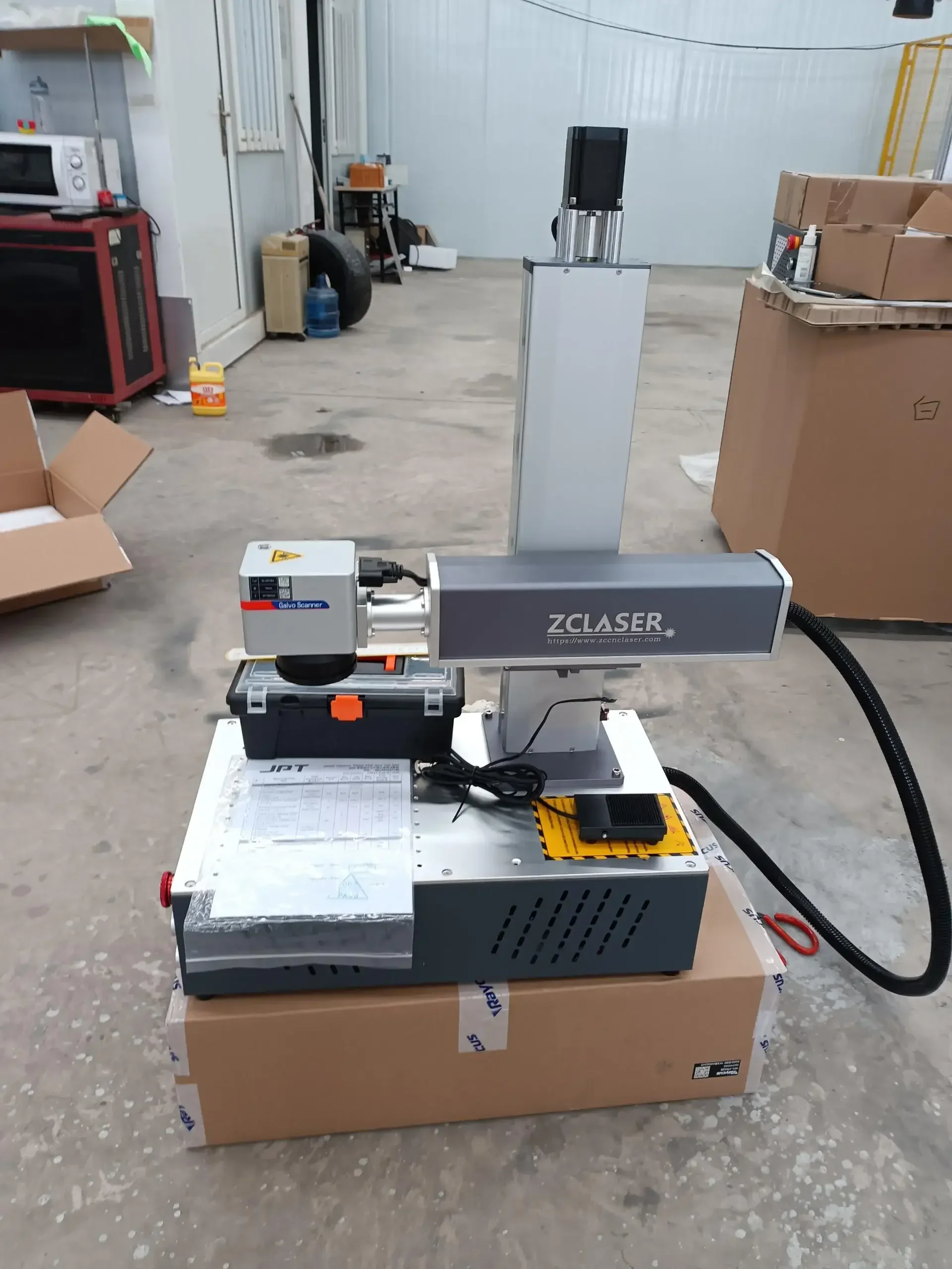 New 2.5D 3D Mopa 60W M7 80w Fiber Laser Marking Machine Laser Engraving Price for Metal Mold Surface Marker