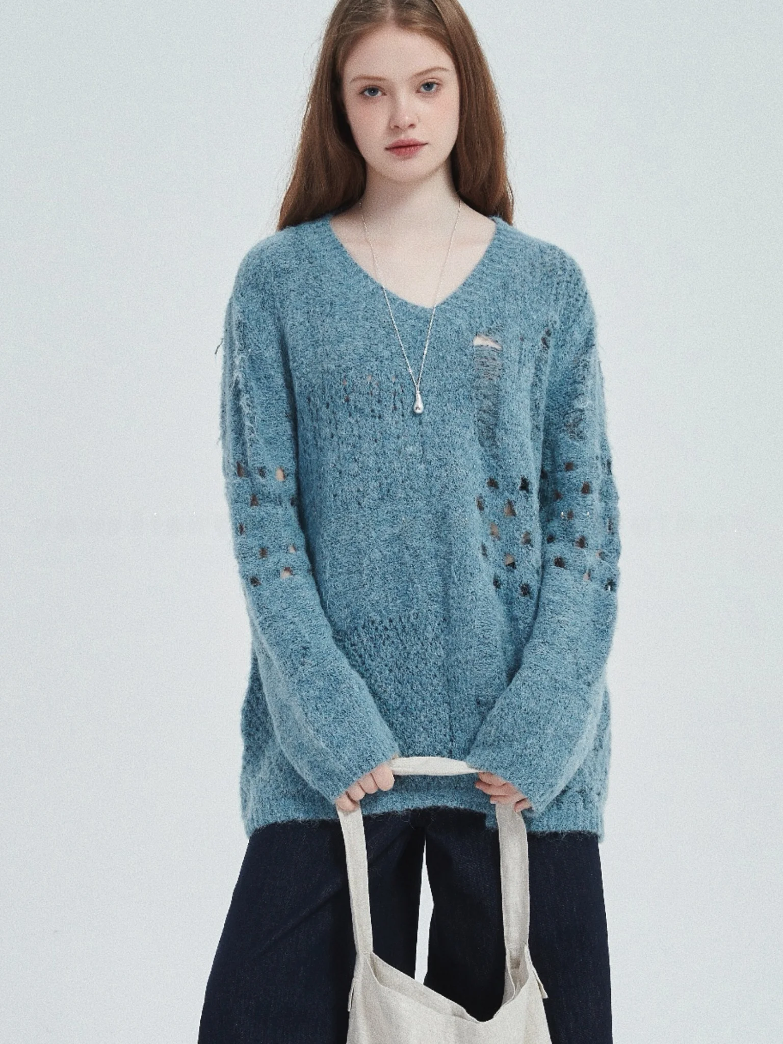 

Женский свитер Yourfibrother осенне-зимний с V-образным вырезом, с эффектом потертости, ажурный, с длинными рукавами, цвета туманно-голубого, для повседневной носки, в стиле кэжуал