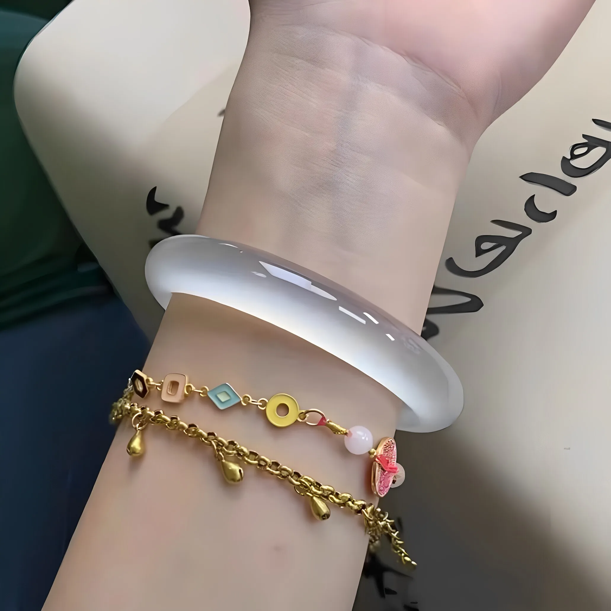 

Beauty Bracelet Lychee Frozen Ice Clear White Moonlight Opal Bracelet Ice Female Jade Bracelet Chalcedony