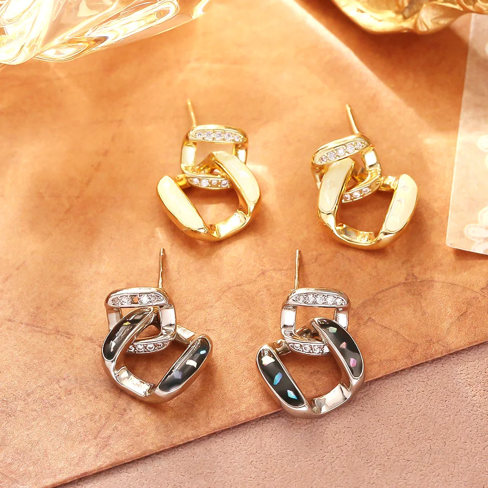 

Fashionable and exquisite geometric zircon crushed shell earrings, high-end retro personality earrings, niche design earrings