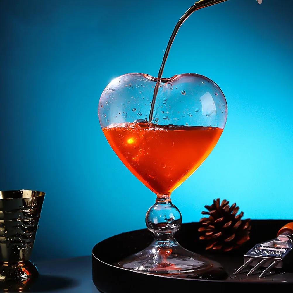 

2Pcs Heart-Shaped Wine Goblets Vintage Red Glasses for Banquet Party Bar Wedding Cocktail Cups Glasses Glass Goblet
