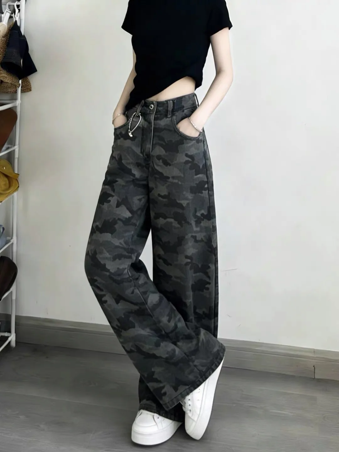 Loose Fit Camouflage Wide Leg Workwear Pants High Waist Zipper Closure Casual High Waist Jeans for Pear Shaped Body Slimming