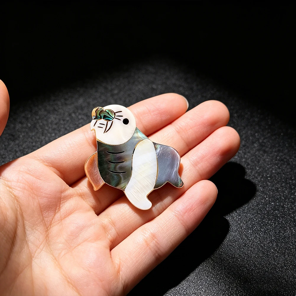 Natural Shell Sea Lion Brooch Pin MOP Splicing Abalone Shell Animal Seal Lapel Pin Badges Party Jewelry Decor Accessories Gifts