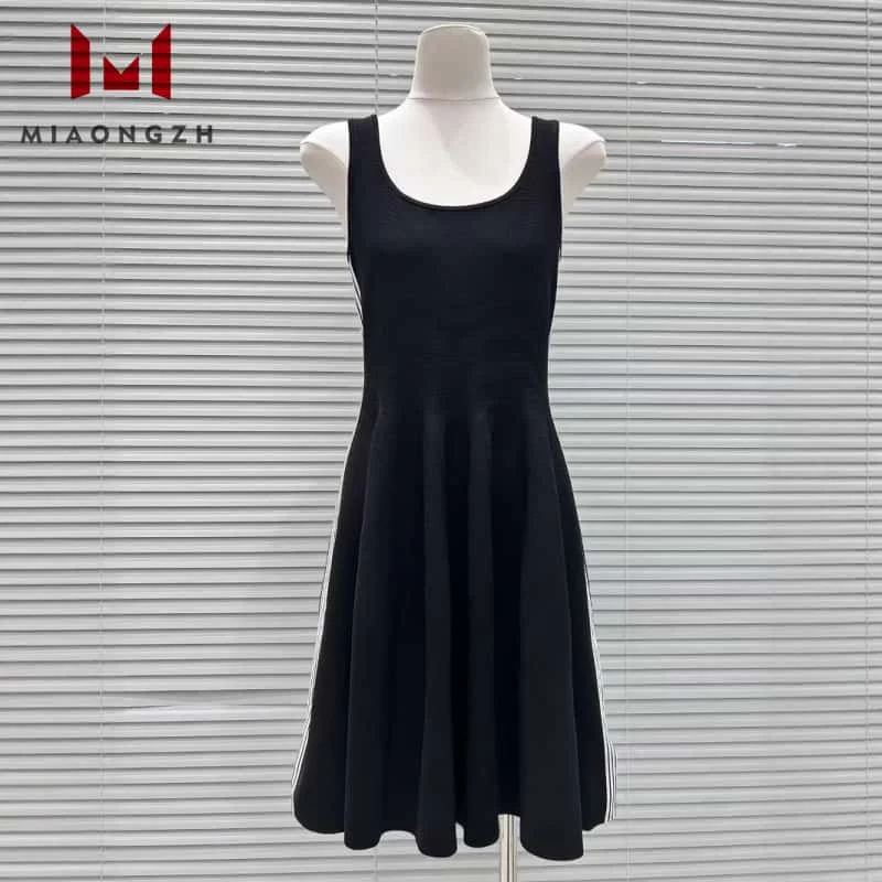 

Summer New Knitted Side White Striped Contrast Sleeveless Slimming Elegant Dress U Neck Temperament Female Fashion Vestidos 2025