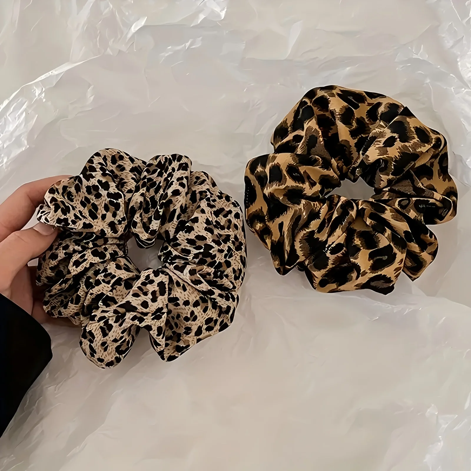 2pcs Retro Elegant Leopard Print Headband Set, High Elasticity, Fluffy Low Ponytail Clip, Happy Mood