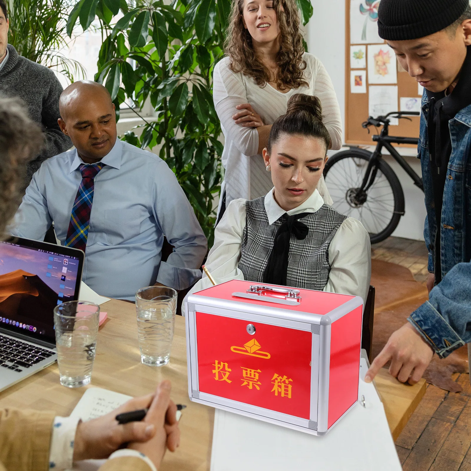 

1Pcs Portable Voting Box Red Ballot Box with Lock Sturdy Build Lightweight Multipurpose Storage Election Supply