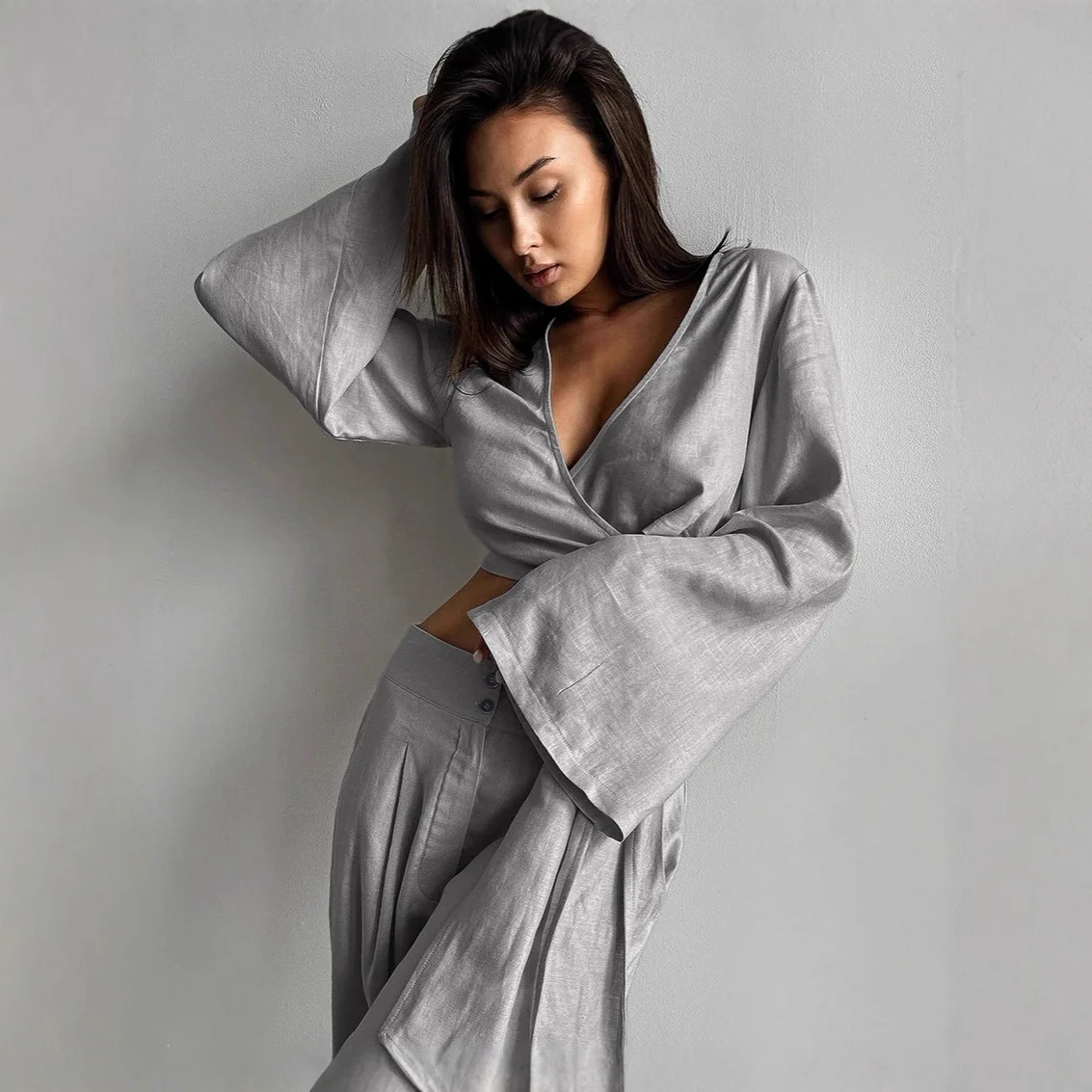 Abito da donna in 2 pezzi autunno grigio con lacci scollo a V manica svasata cardigan da donna a vita media pantaloni lunghi a due bottoni per signora