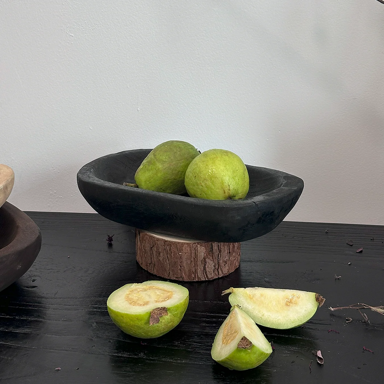 

Solid Wood Fruit Tray Ornaments for Homestays, Hotels Restaurants Storage Trays, Decorative High-end Artistic Rectangular Trays