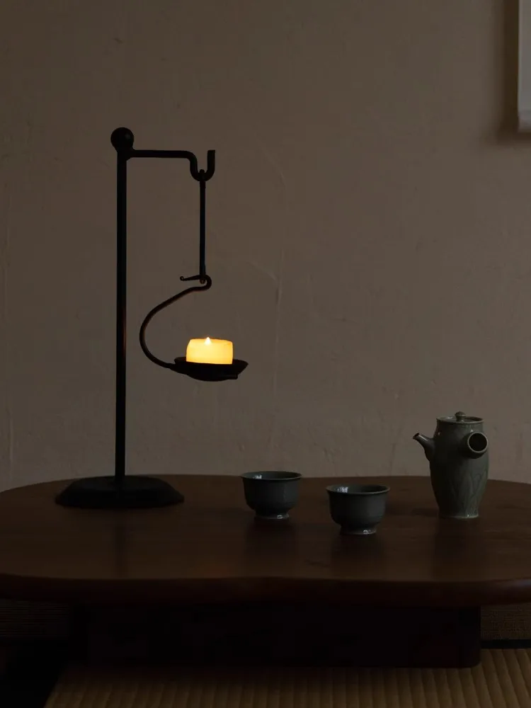 Retro Style Wrought Iron Candle Holder Tea Room Ornaments Handmade Oil Lamp Table Artistic Originality Decoration Candle Holder