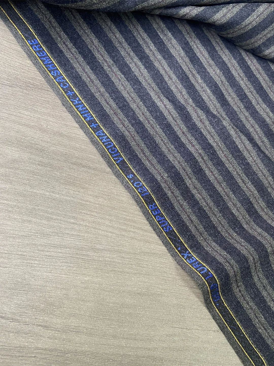 Vintage High-Definition Pure Wool Suiting Fabric Autumn Winter Custom-Made Striped Customizable Korean Origin Home Decor