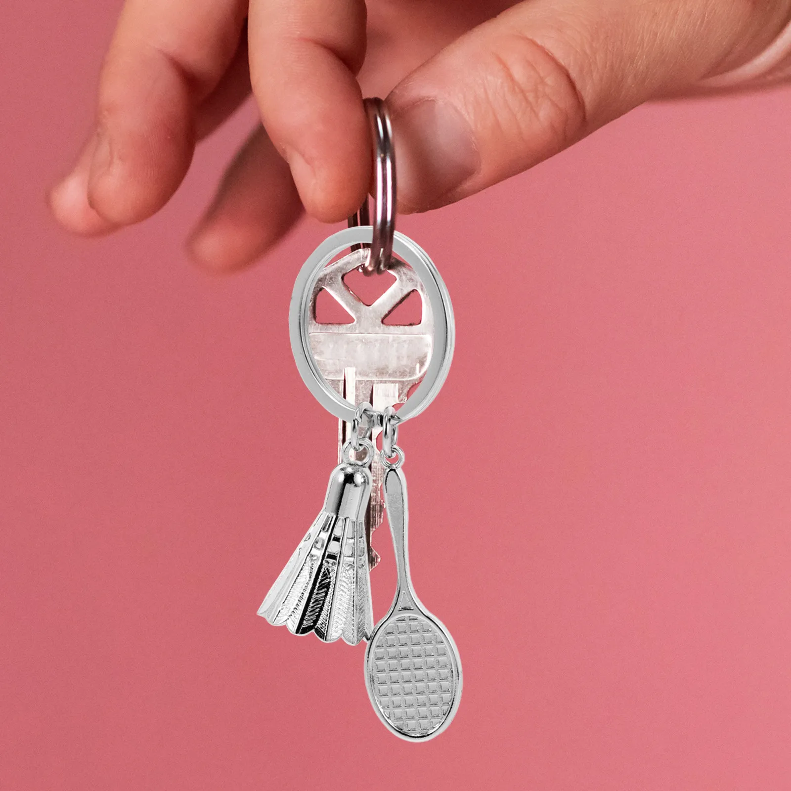 

2 шт. Брелоки для бадминтона: мини-ракетка и воланчик, подвеска для спортивной сумки, сувениры для вечеринок, подарки на день рождения и Рождество