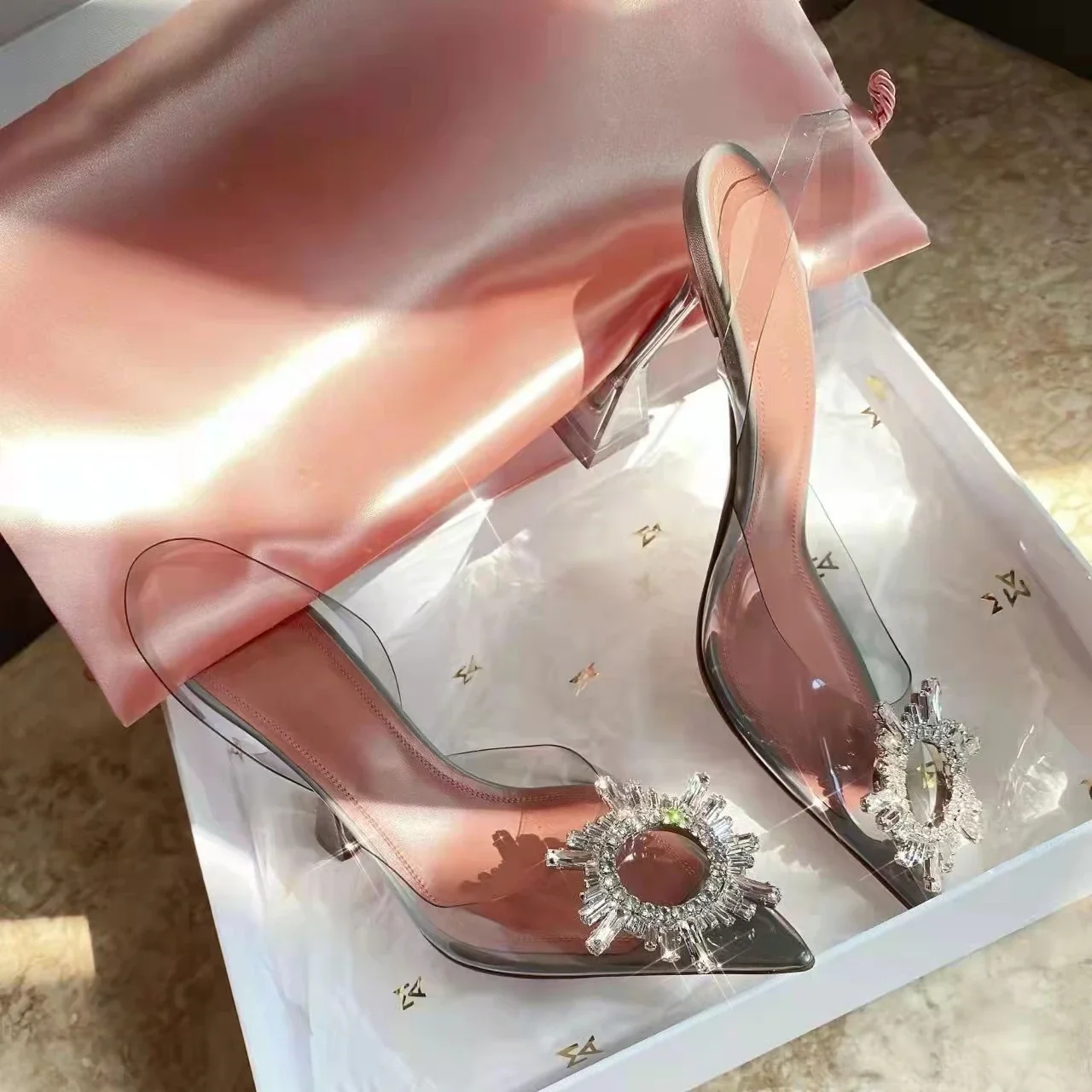 

New internet celebrity sunflower rhinestone transparent pointed fairy style toe cap thin heel crystal high-heeled sandals