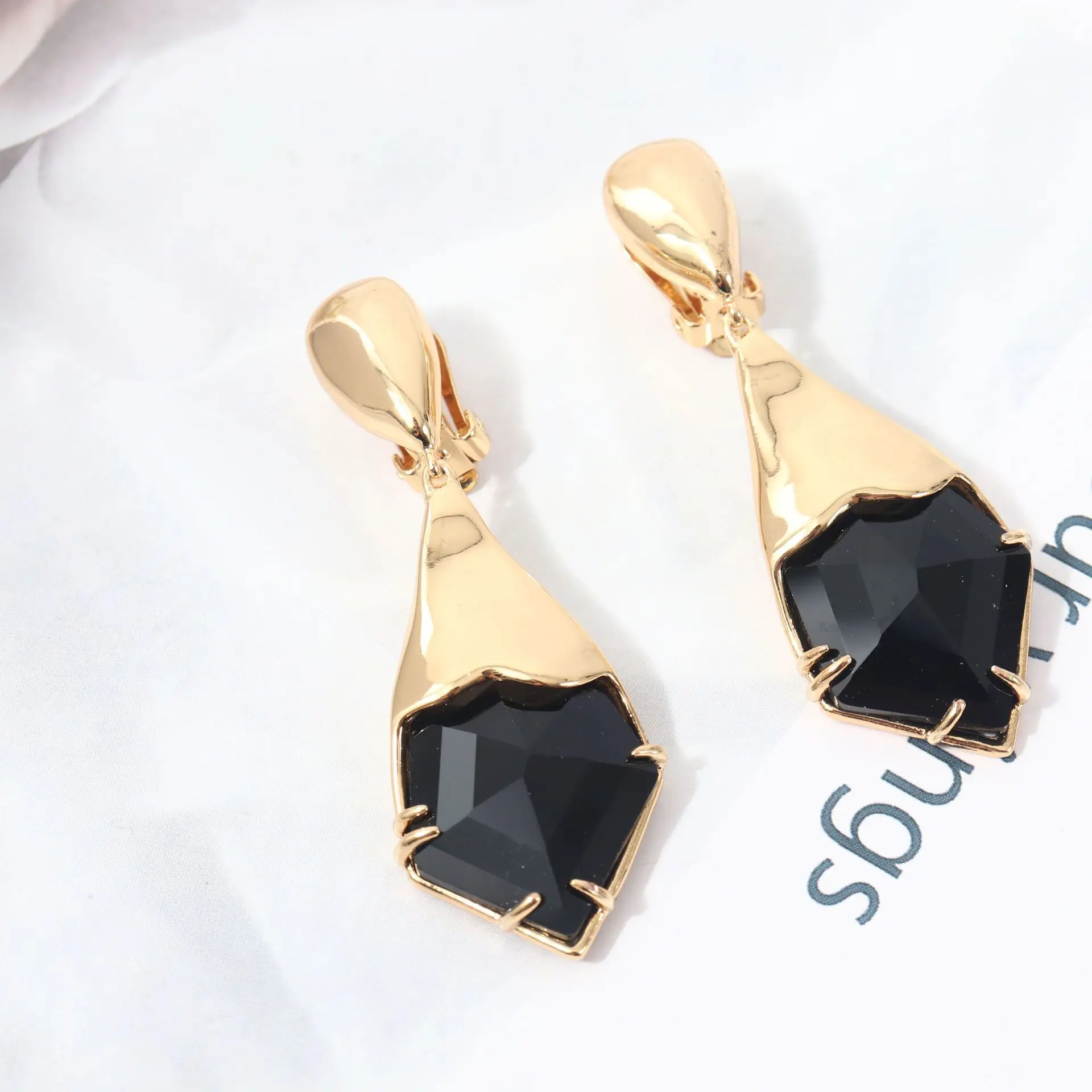 

European and American Genius Designer Big Gemstone Gold-plated Ear Clip