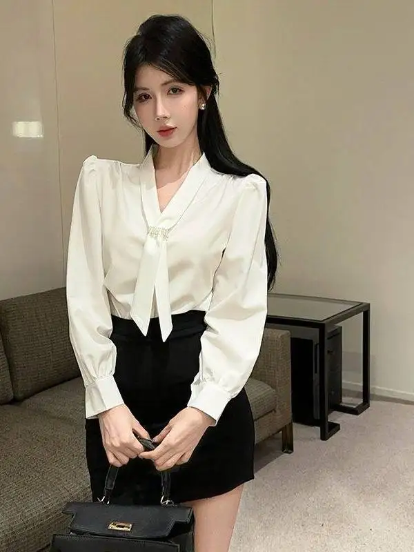 

Модный комплект: женская блузка с длинным рукавом и юбка с высокой талией, весна-осень 2026, новинка, очень красивый и элегантный образ