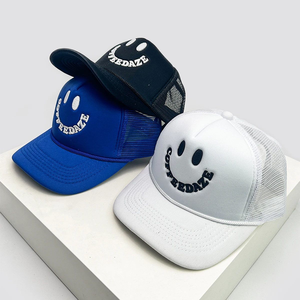 

New Unisex Smiling Face Letter Embroidery Baseball Hats Sunshade American Style Breathable Hip Hop Trucker Caps Versatile Mesh