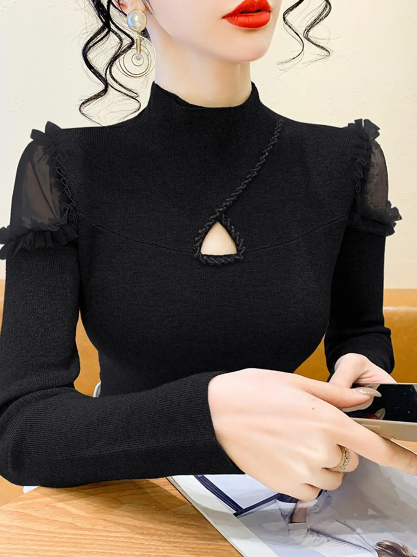 เสื้อถักไหมพรมเซ็กซี่สำหรับผู้หญิง คอสูง ทรงเข้ารูป โชว์ไหล่ ดีไซน์ทันสมัย แขนยาว