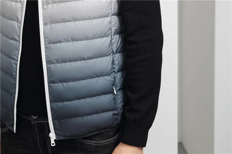 Men\'s Sleeveless Down Jacket 2023 Spring and Autumn New Men Fashion Gradient Color 90% White Duck Casual Puffer Vest