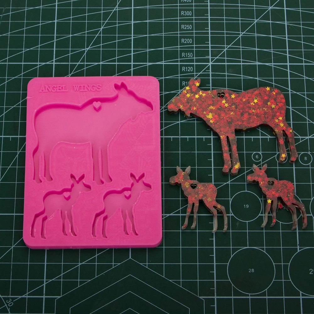 Shiny Christmas reindeer mama/baby Silicone Molds DIY Jewelry moose deer family keychain mold Epoxy Resin Mold Custom DY0127