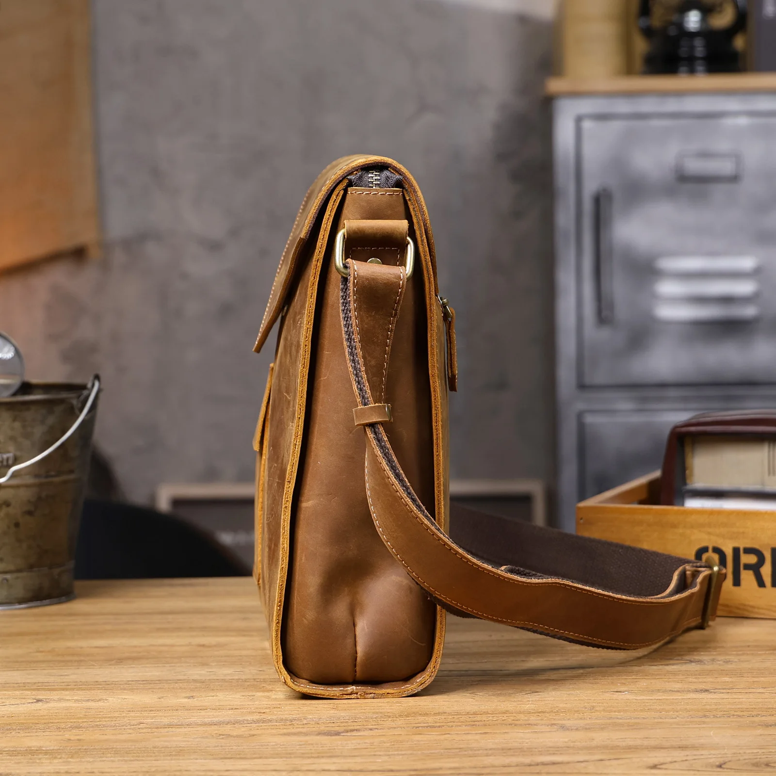 Vintage Casual Herren-Umhängetasche aus hochwertigem Leder, Vertikale Mode-Schultertasche für Männer – Detail 8