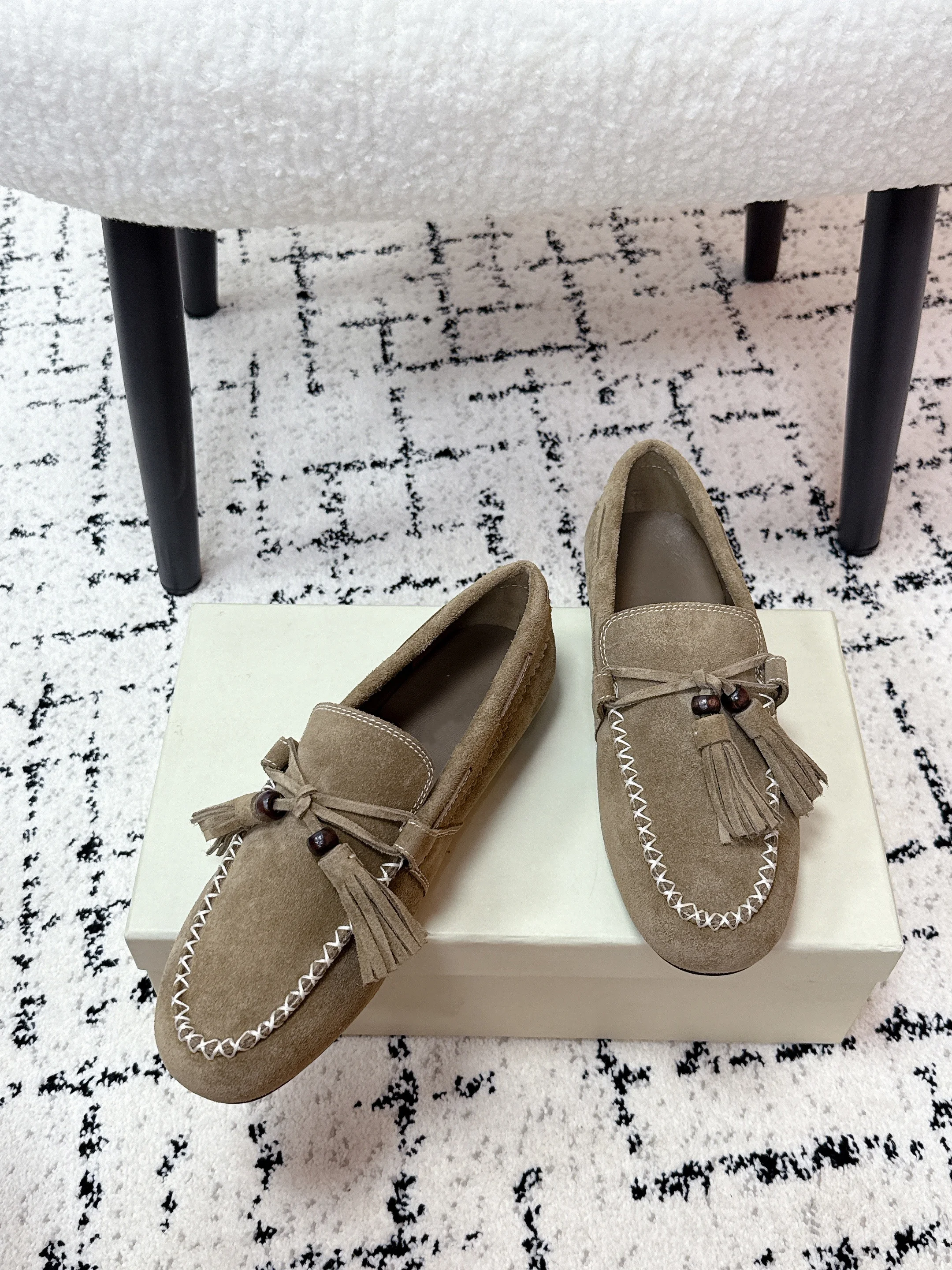 حذاء بدون كعب مسطح مهدب بسيط جديد لعام 2025، نسيج ناعم، تصميم رائع، سهل الارتداء والخلع #3