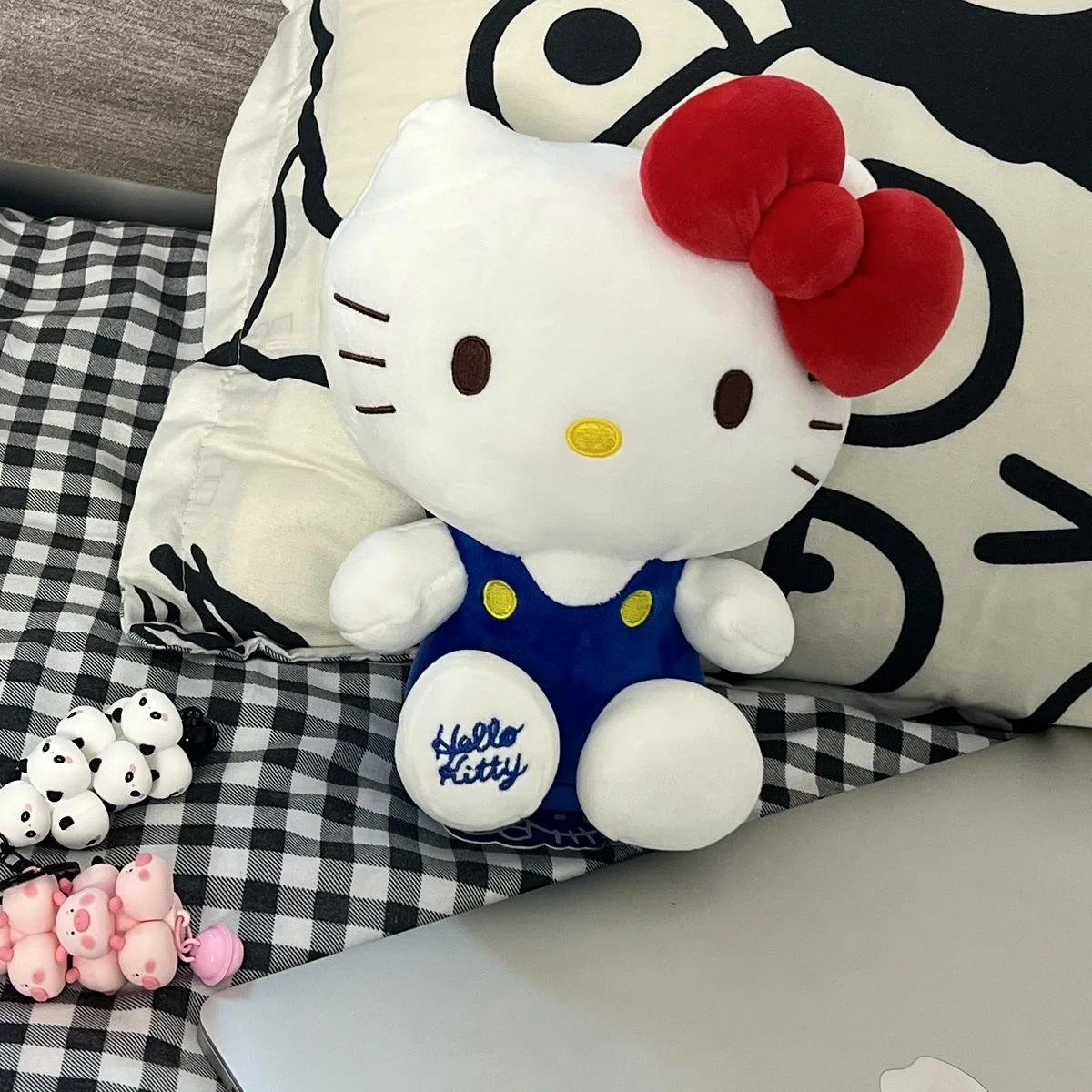 サンリオハローキティベビーぬいぐるみアニメぬいぐるみスロー枕子供の車の装飾人形誕生日プレゼント女の子子供のため