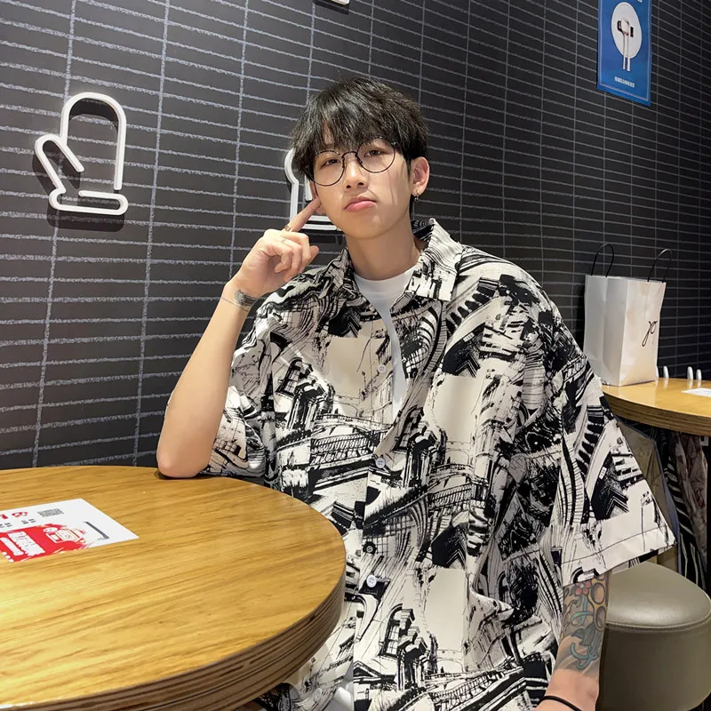 

Summer ort Sve Men's irt Water Ink Diffusion Beach Sle Thai Flower Print Casual Loose Fit Faionable Youth