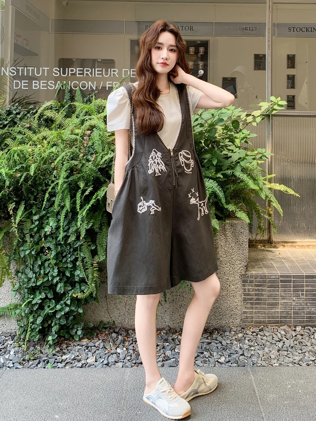 

Fashionable Embroidered One-Piece Pants Women's Design Sense Single Piece Strap Pants Slimming Summer New Arrival