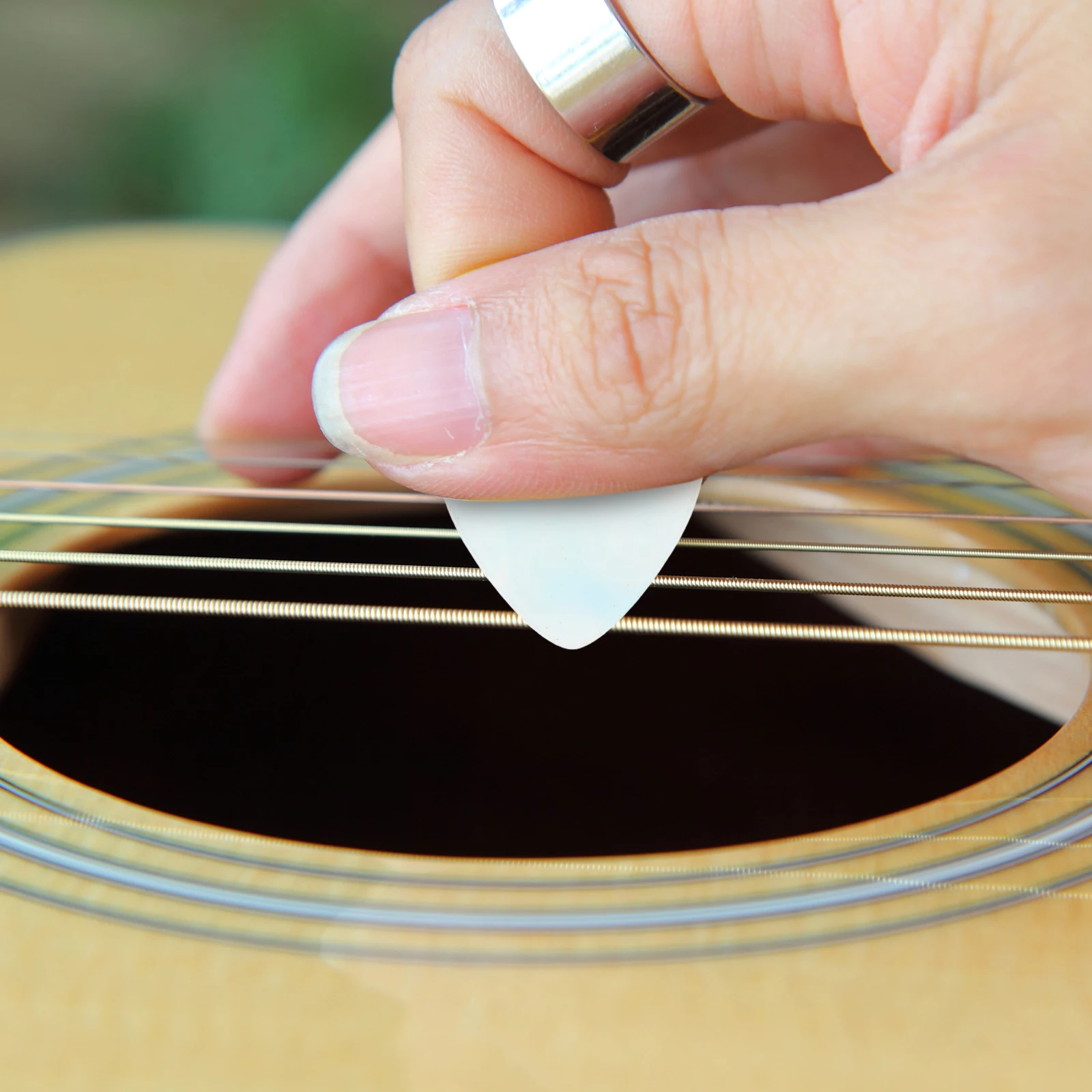 

10 pcs Heart Shaped Resin Finger For Acoustic Ukulele Bass Thumb Comfortable Grip Gradient Color Picks For Beginners
