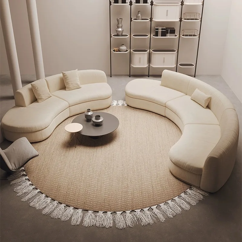 Bogensofa, leichter Luxus und modernes Wohnzimmer, Empfangssofa