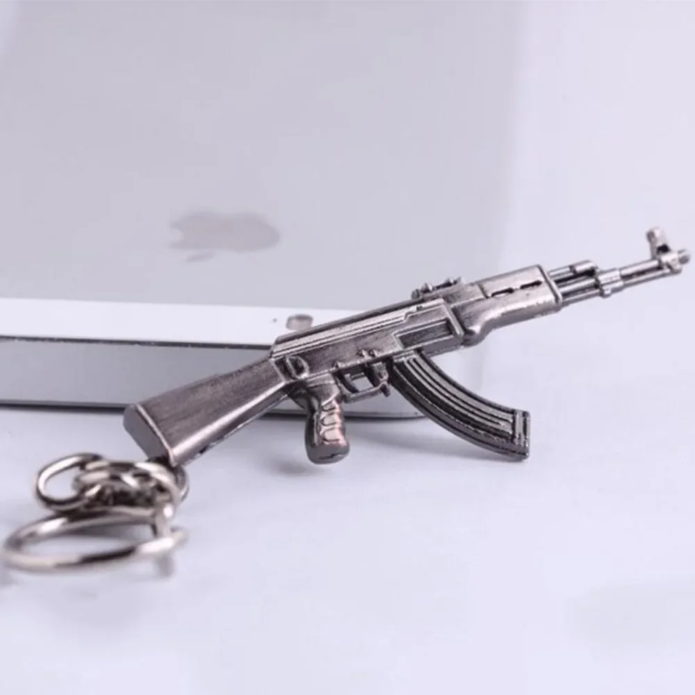 Personalized Simple Niche Creative Trend Retro AK47 Gun Weapon Model Metal Pendant Keychain Metal Key Ring